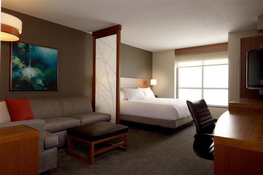 Hyatt Place Pensacola Airport Rum bild